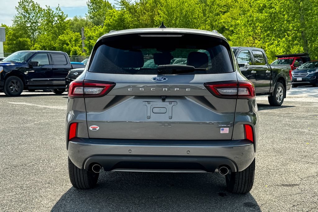 Certified 2023 Ford Escape ST-Line Select w/ Tech Pack #2 AWD/4WD image 4