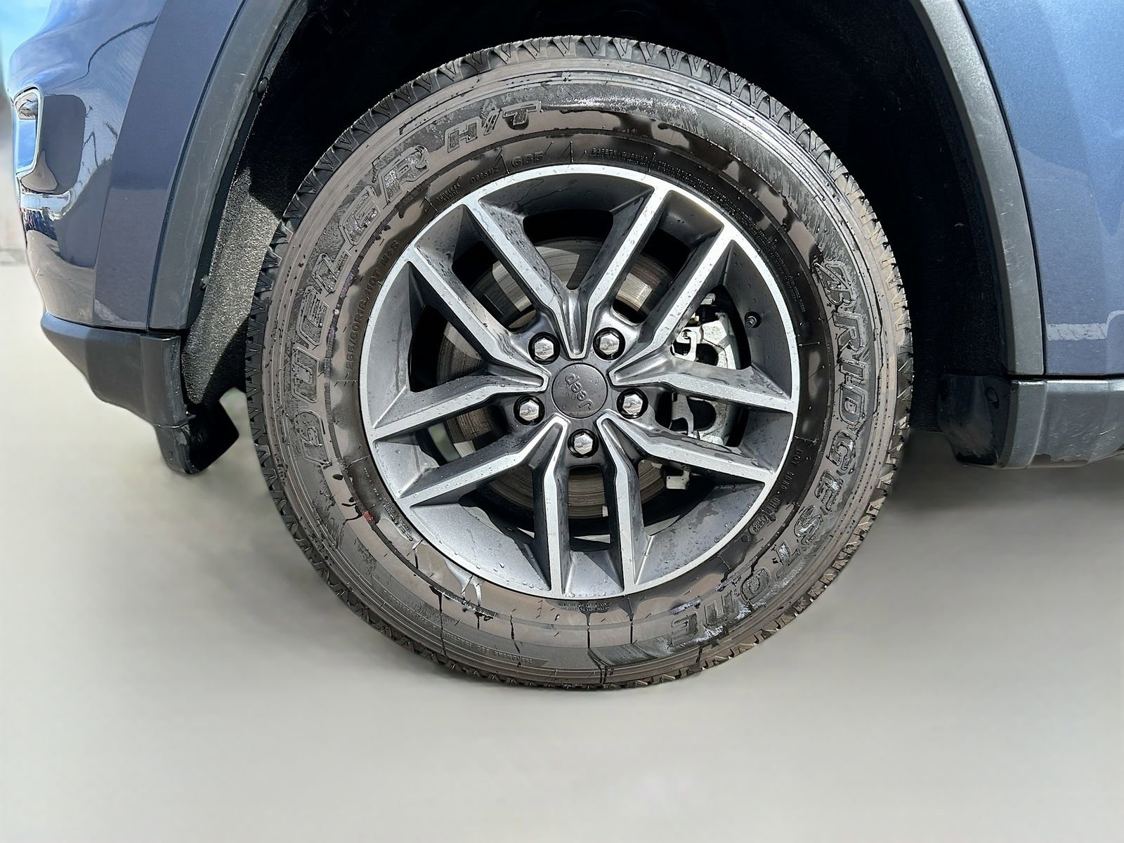 Used 2021 Jeep Grand Cherokee Limited image 32