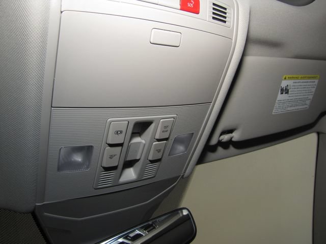 Used 2025 Volkswagen Jetta SE FWD image 8