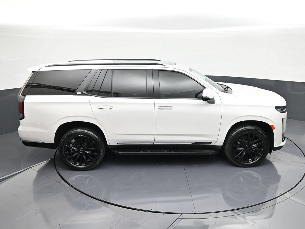 Used 2022 Cadillac Escalade Premium Luxury AWD/4WD image 17