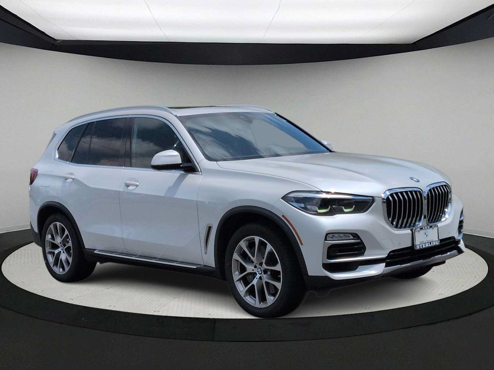 Used 2019 BMW X5 xDrive50i w/ Luxury Seating Package AWD/4WD image 2