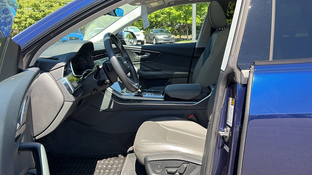 Used 2019 Audi Q8 Premium Plus w/ Premium Plus AWD/4WD image 10