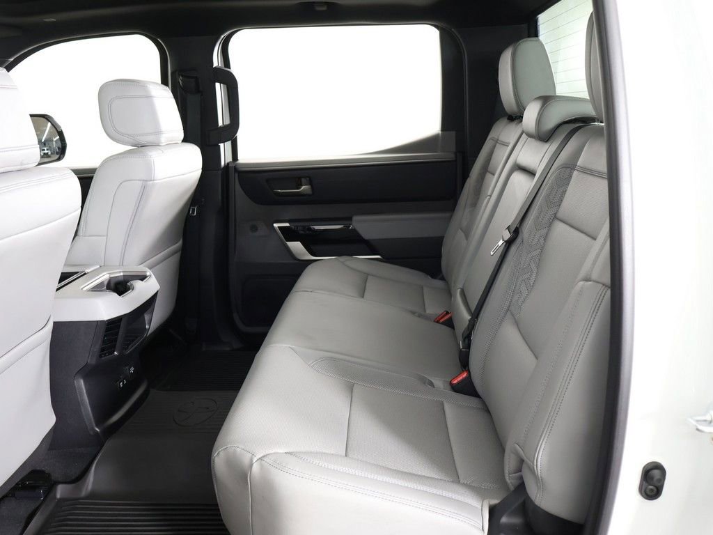 Used 2025 Toyota Tundra Limited AWD/4WD image 36