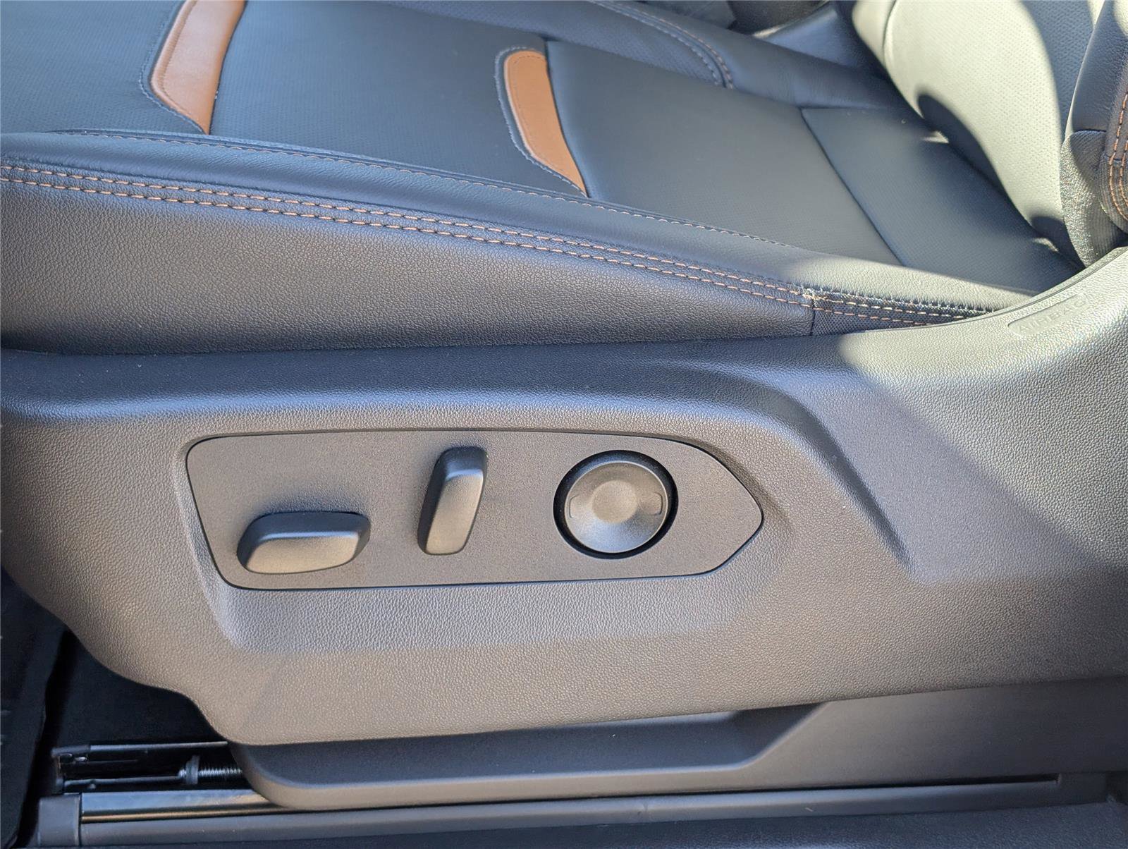 New 2026 GMC Sierra 2500 AT4 w/ AT4 Premium Plus Package AWD/4WD image 36