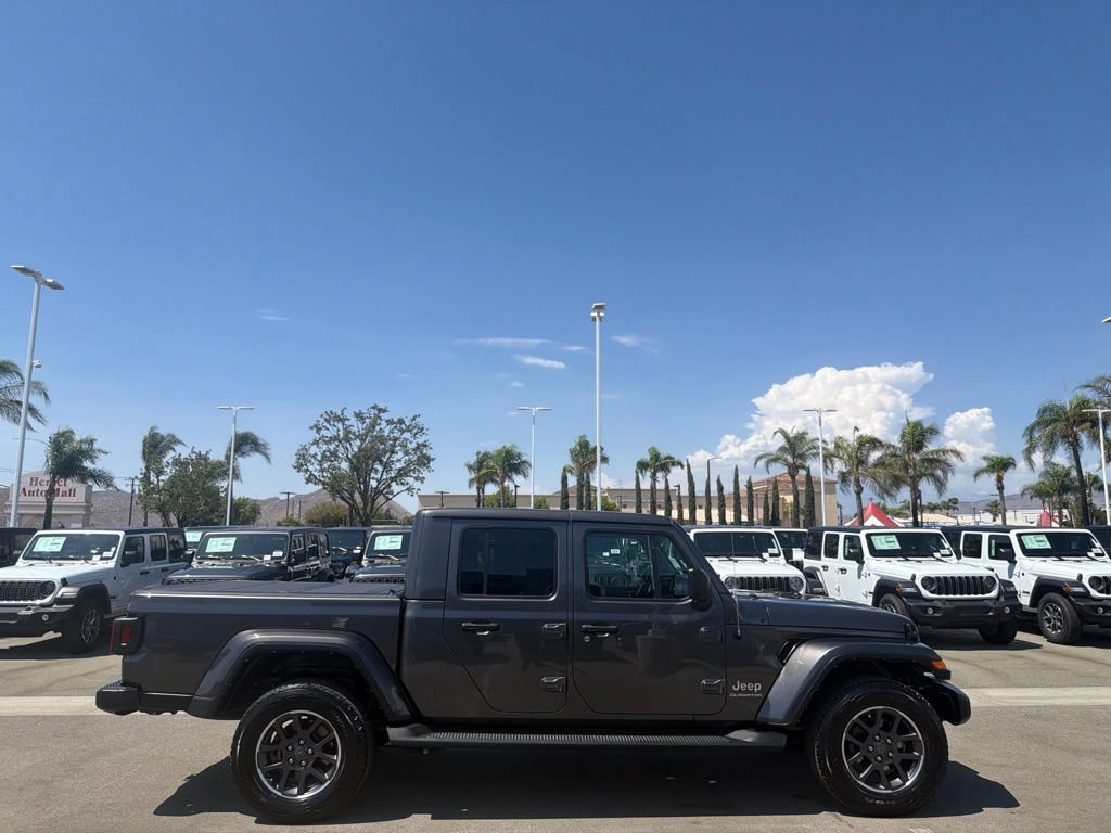Used 2022 Jeep Gladiator Overland w/ Popular Equipment Package AWD/4WD image 9
