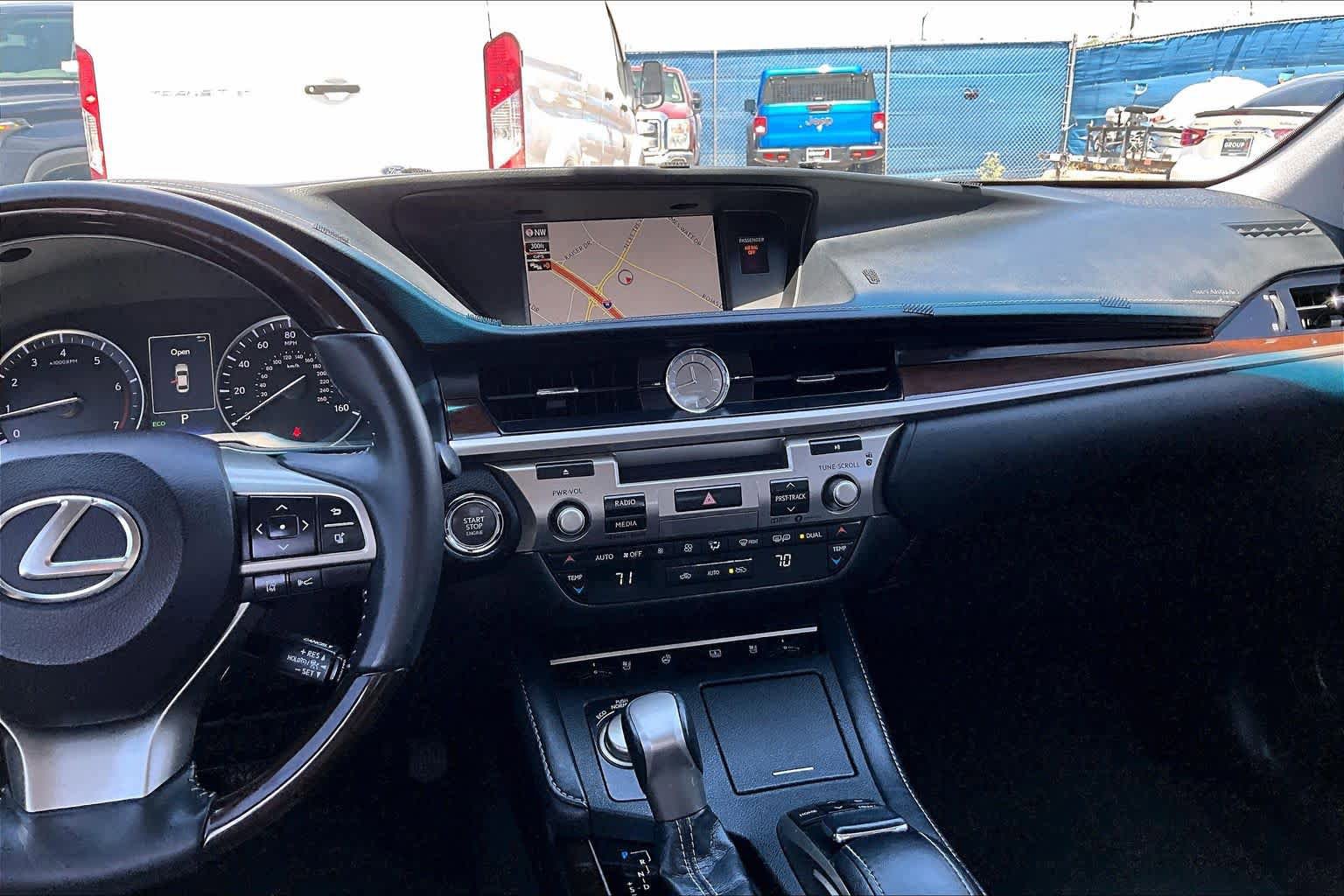 Used 2018 Lexus ES 350 w/ Luxury Package w/Wood Trim FWD image 7