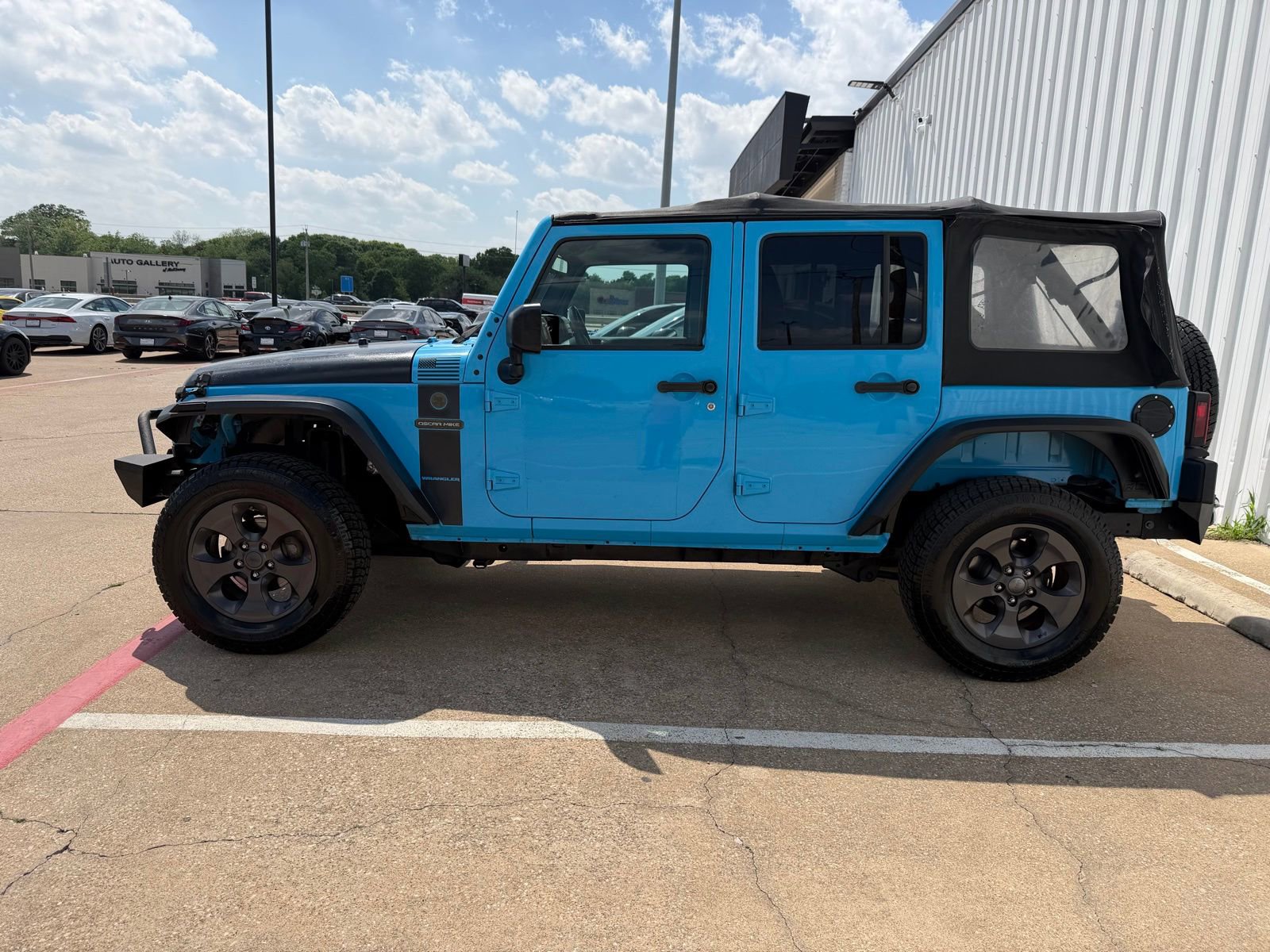 Used 2017 Jeep Wrangler Unlimited Sport AWD/4WD image 3