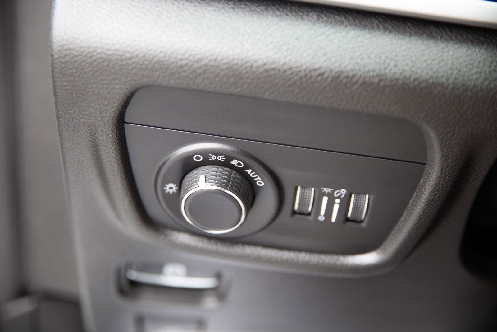 Used 2023 Jeep Grand Cherokee Laredo image 18