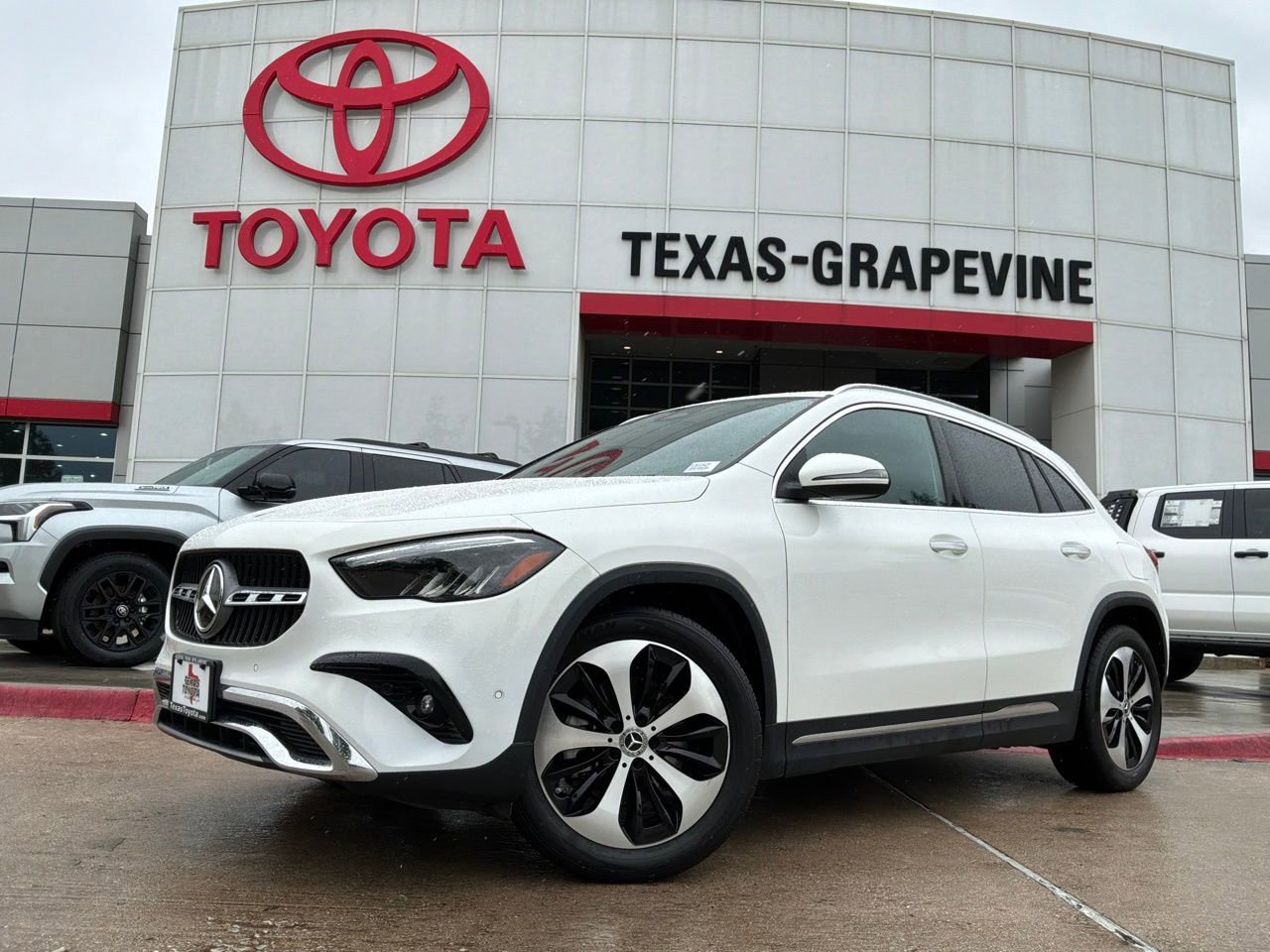 Used 2025 Mercedes-Benz GLA 250 image 2