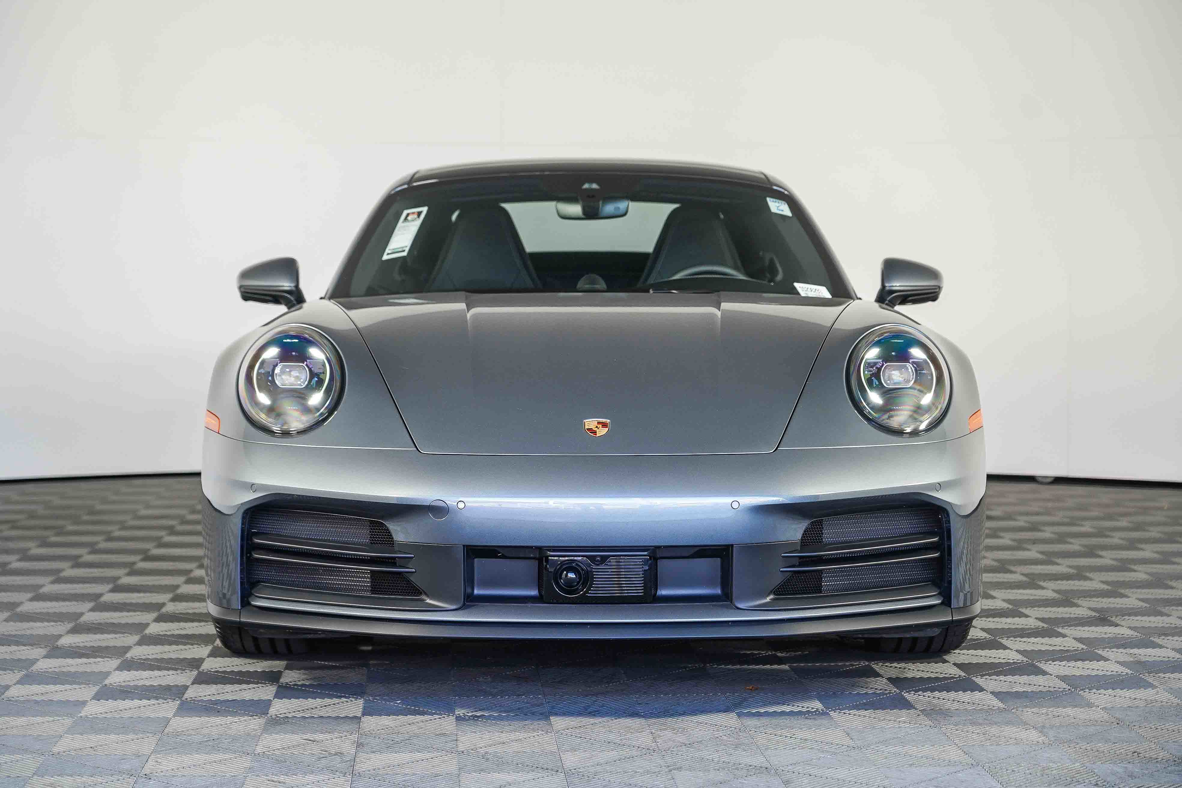 Used 2025 Porsche 911 Carrera image 8