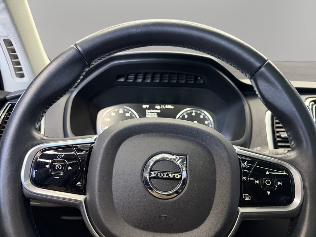 Used 2017 Volvo XC90 T6 Momentum w/ Vision Package AWD/4WD image 17