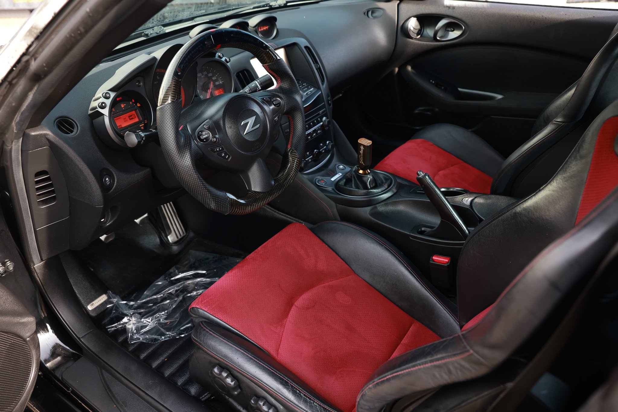Used 2016 Nissan 370Z NISMO RWD image 6
