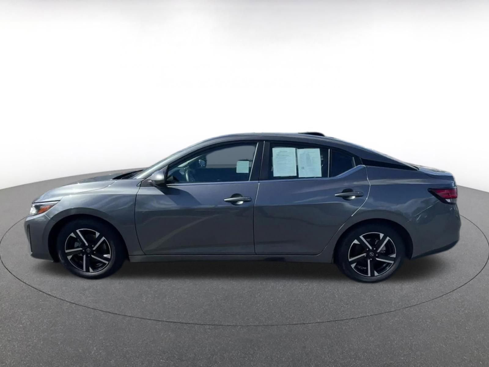 Used 2025 Nissan Sentra SV FWD image 9