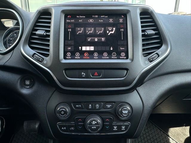 Used 2019 Jeep Cherokee Trailhawk AWD/4WD image 22