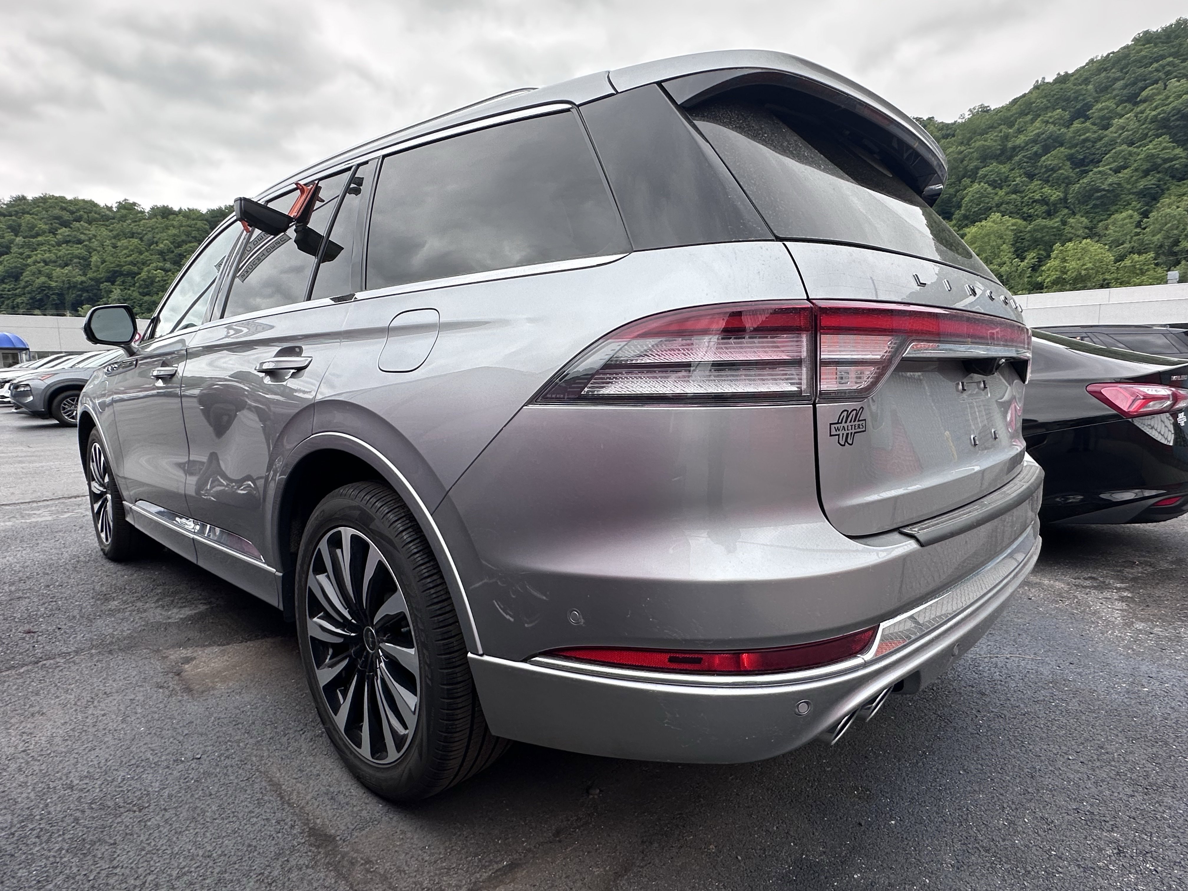 Used 2023 Lincoln Aviator Black Label Grand Touring AWD/4WD image 4