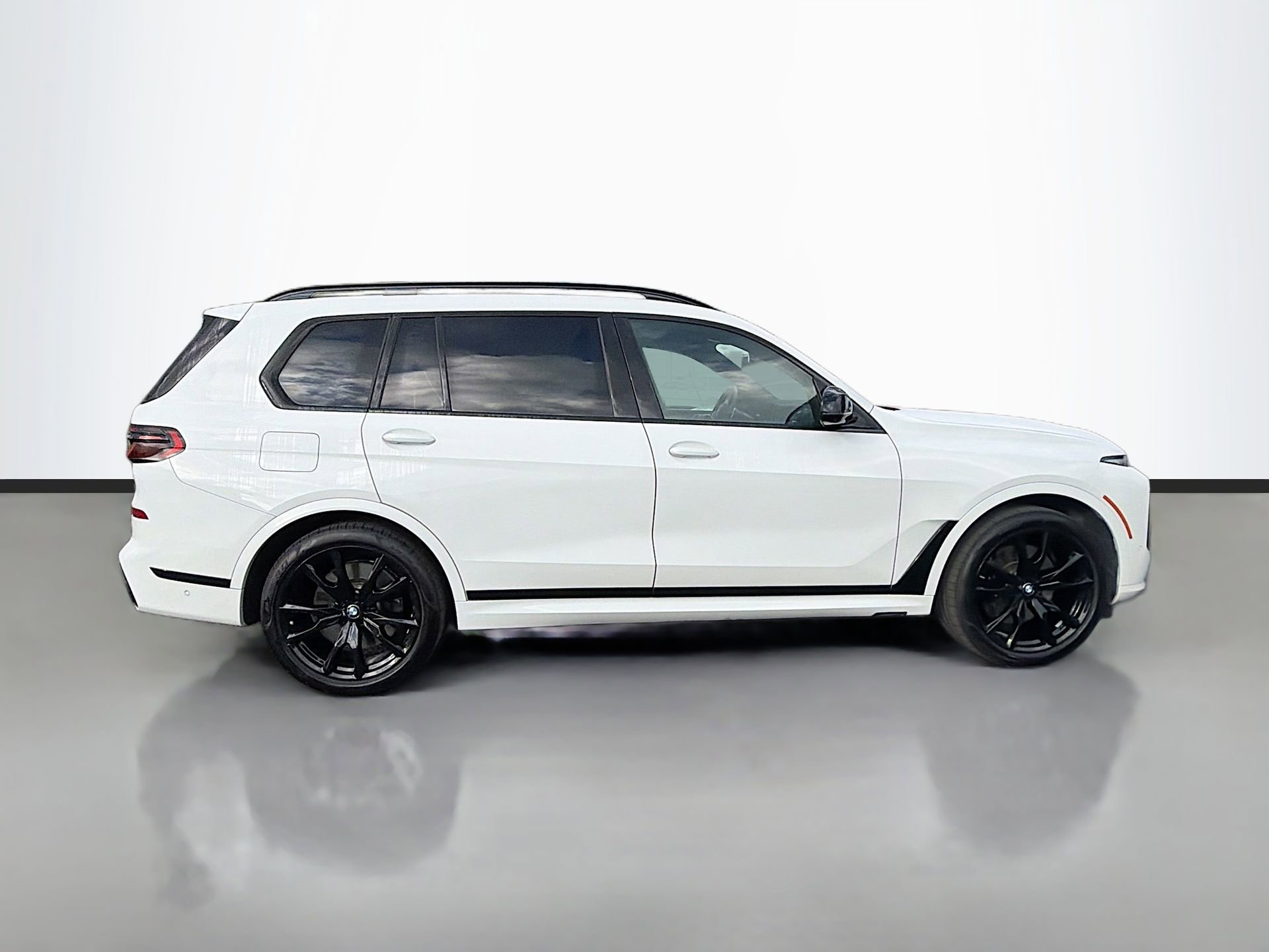 Certified 2026 BMW X7 M60i image 3