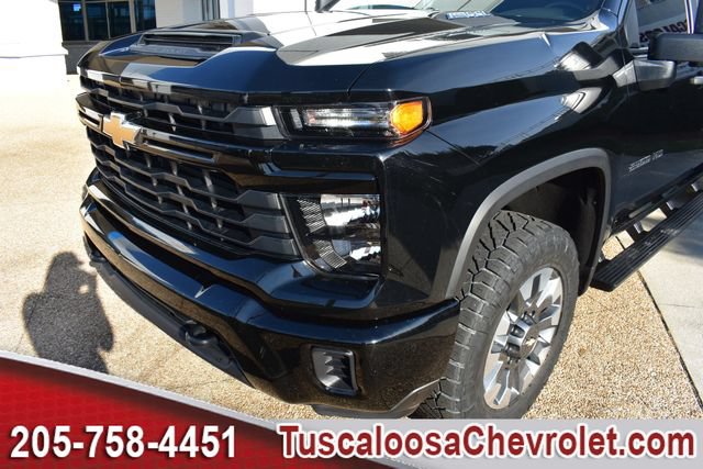 Used 2025 Chevrolet Silverado 2500 Custom AWD/4WD image 36