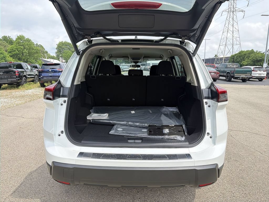 New 2026 Nissan Rogue SV w/ Cold Weather Package AWD/4WD image 15