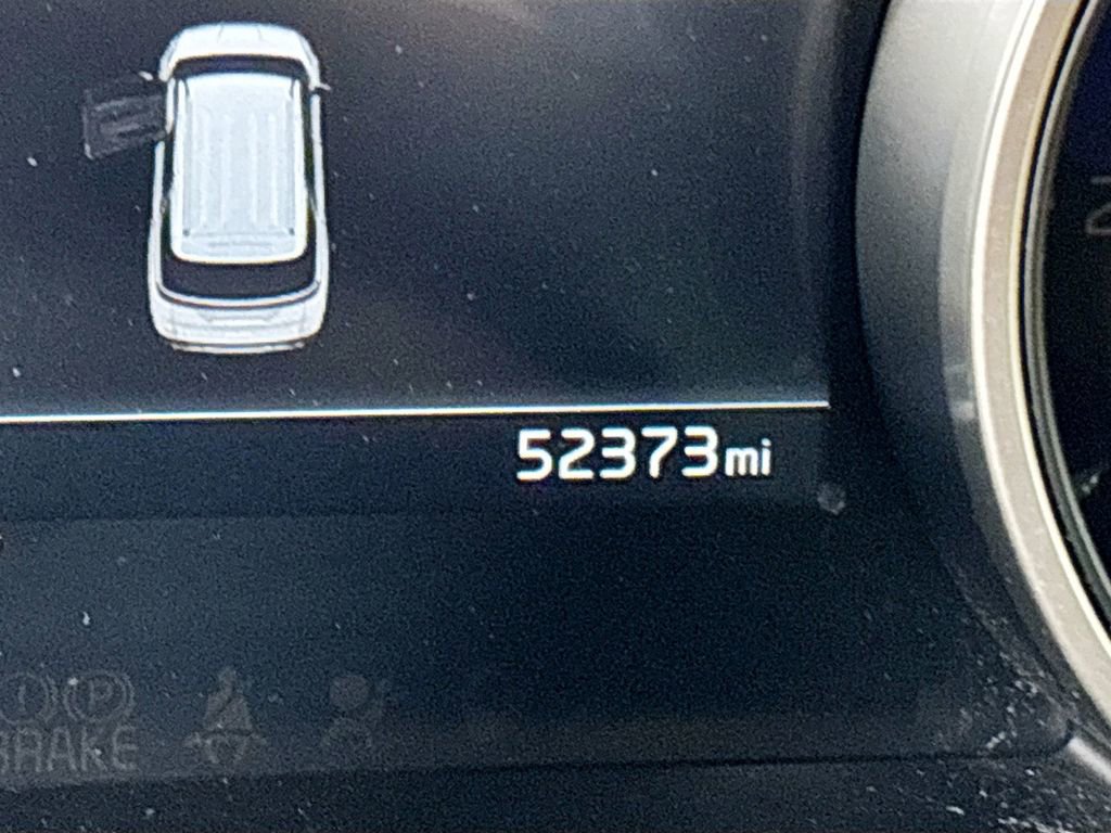 Used 2024 Kia Carnival EX image 15