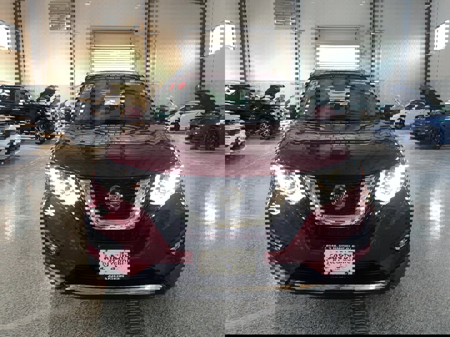 Used 2019 Nissan Rogue SL w/ Premium Package image 2