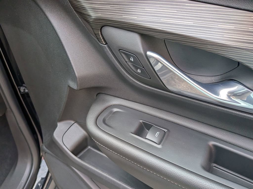 Certified 2023 GMC Terrain SLE w/ Elevation Edition FWD image 25