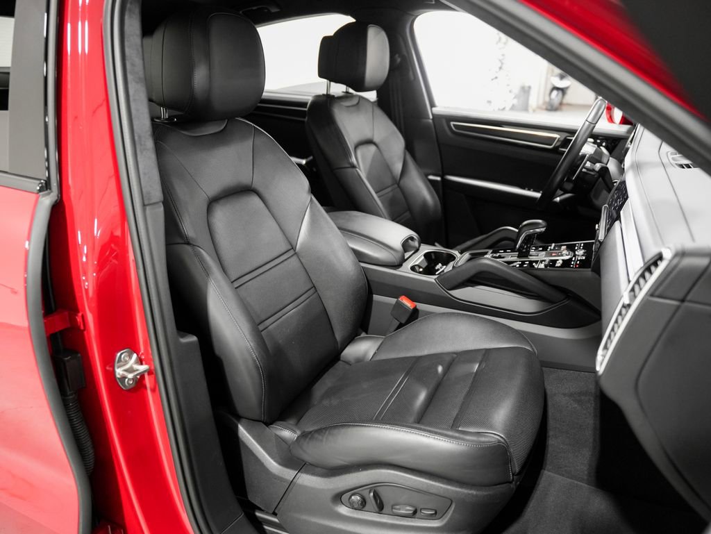 Used 2023 Porsche Cayenne GTS AWD/4WD image 26