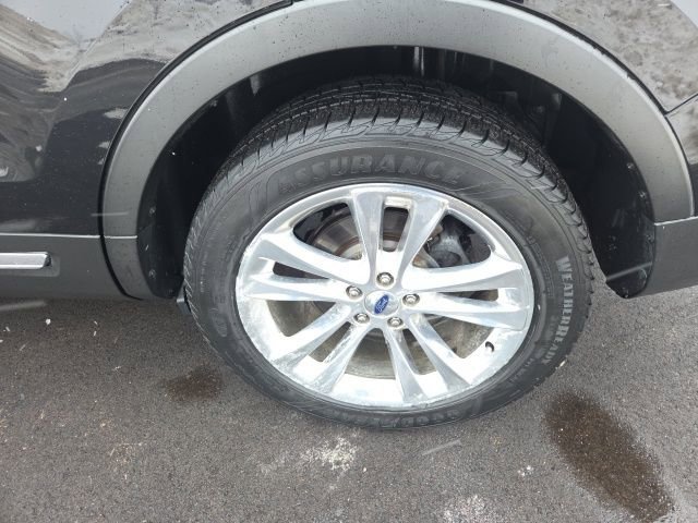 Used 2018 Ford Explorer XLT w/ Equipment Group 202A image 13