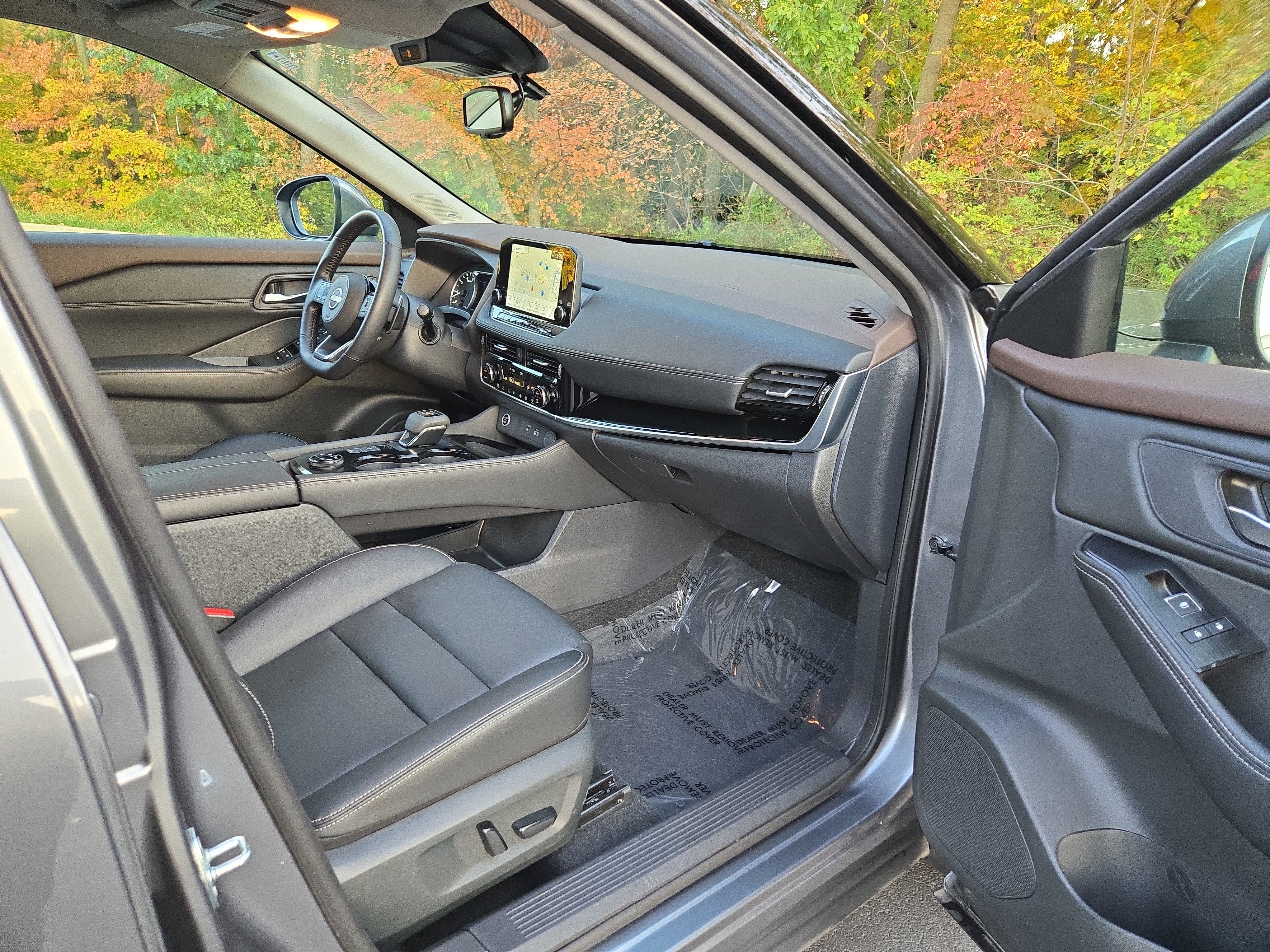 Used 2023 Nissan Rogue SL w/ SL Premium Package image 25