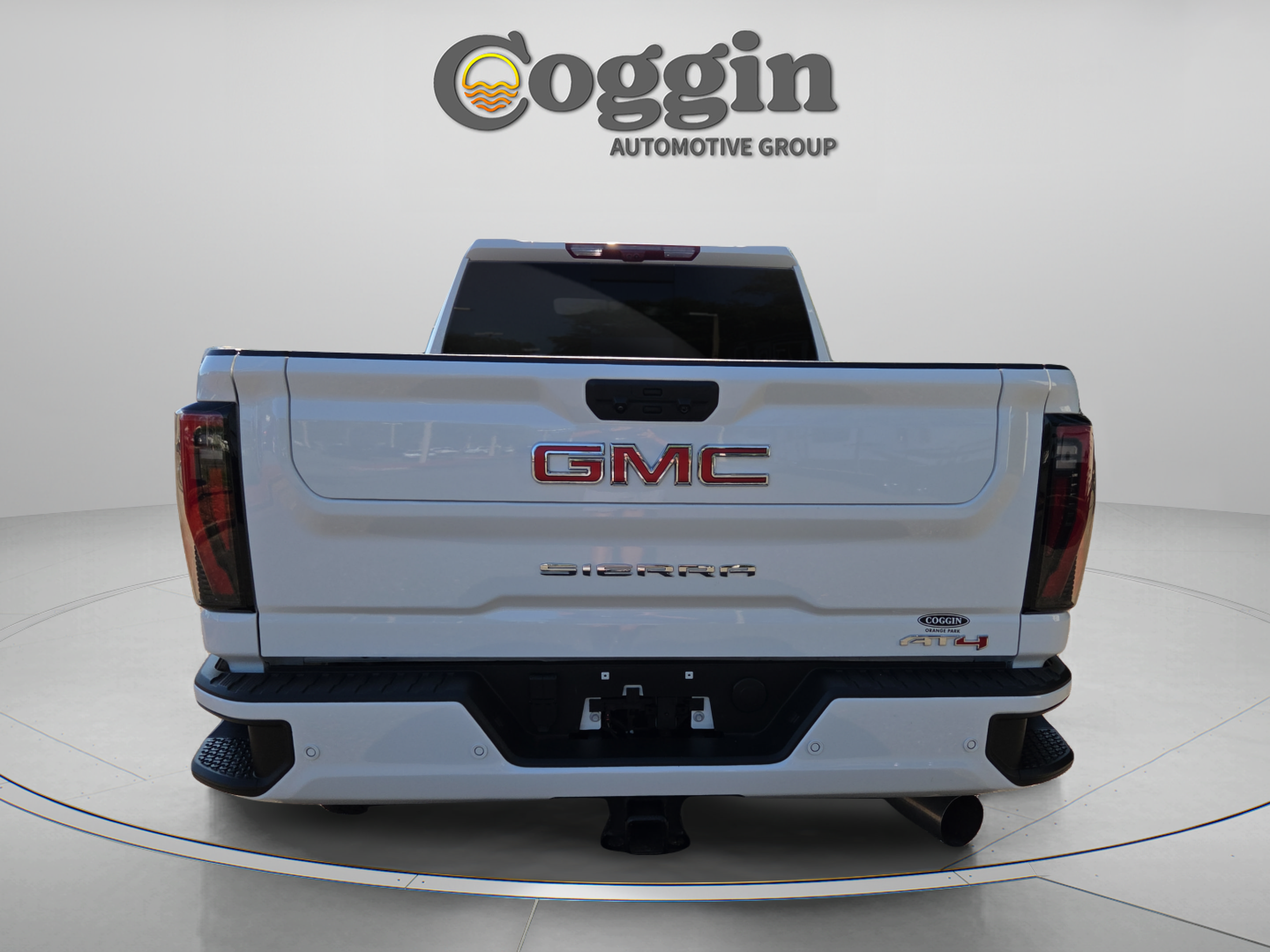 Used 2025 GMC Sierra 2500 AT4 w/ AT4 Premium Plus Package AWD/4WD image 4