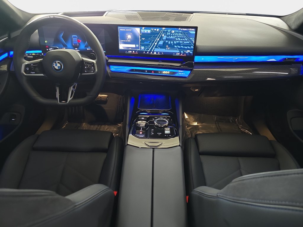 Certified 2026 BMW 550e xDrive AWD/4WD image 12