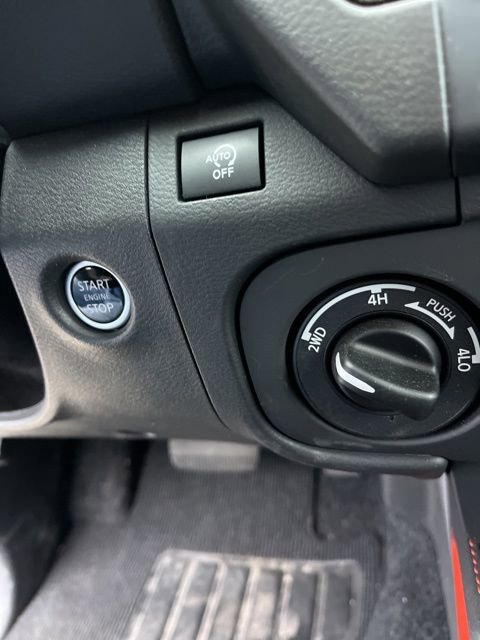 Used 2025 Nissan Frontier PRO-4X w/ Tow Package image 21