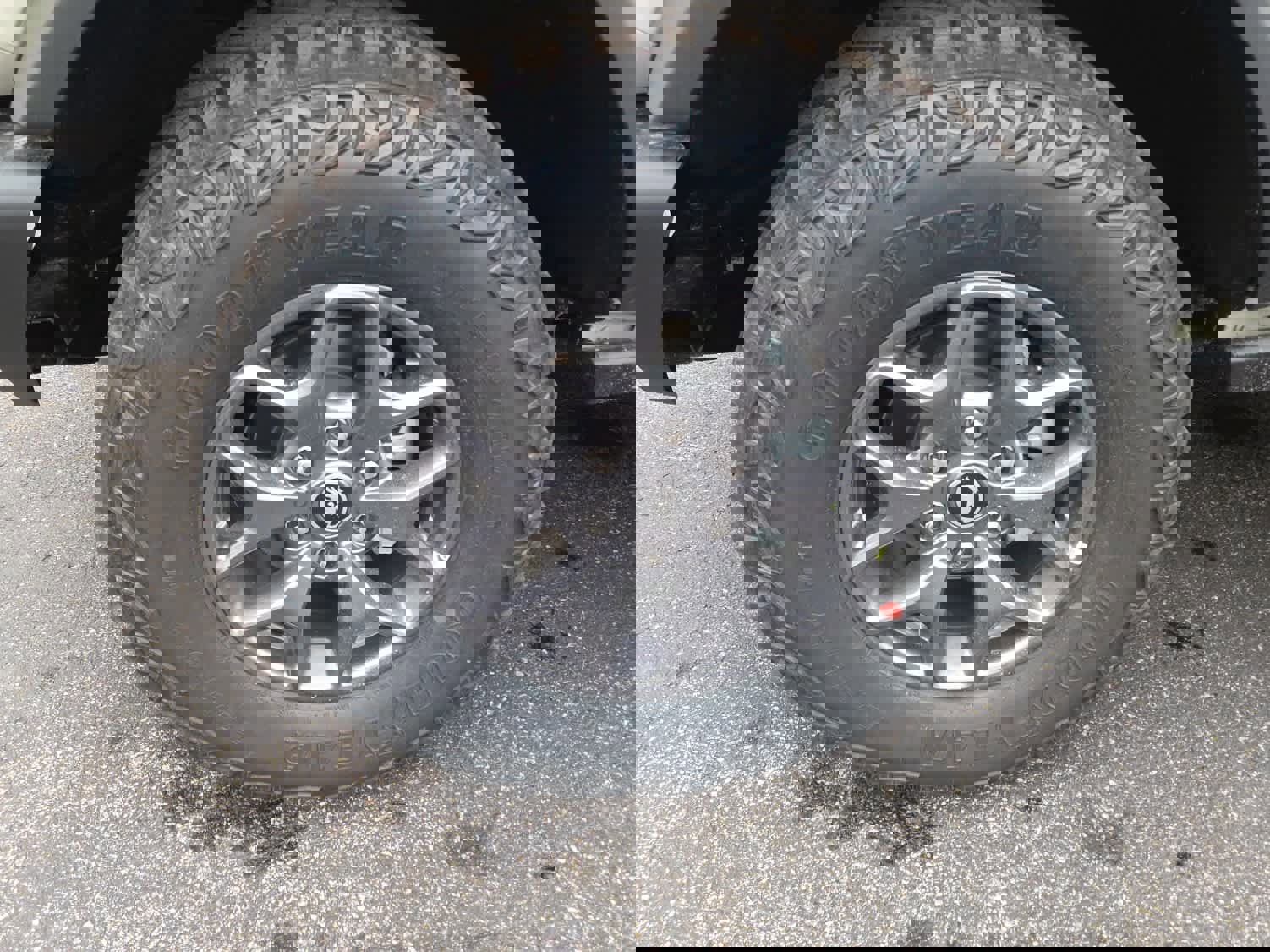 New 2025 Ford Bronco Badlands image 18