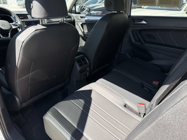 Certified 2023 Volkswagen Tiguan SE FWD image 9