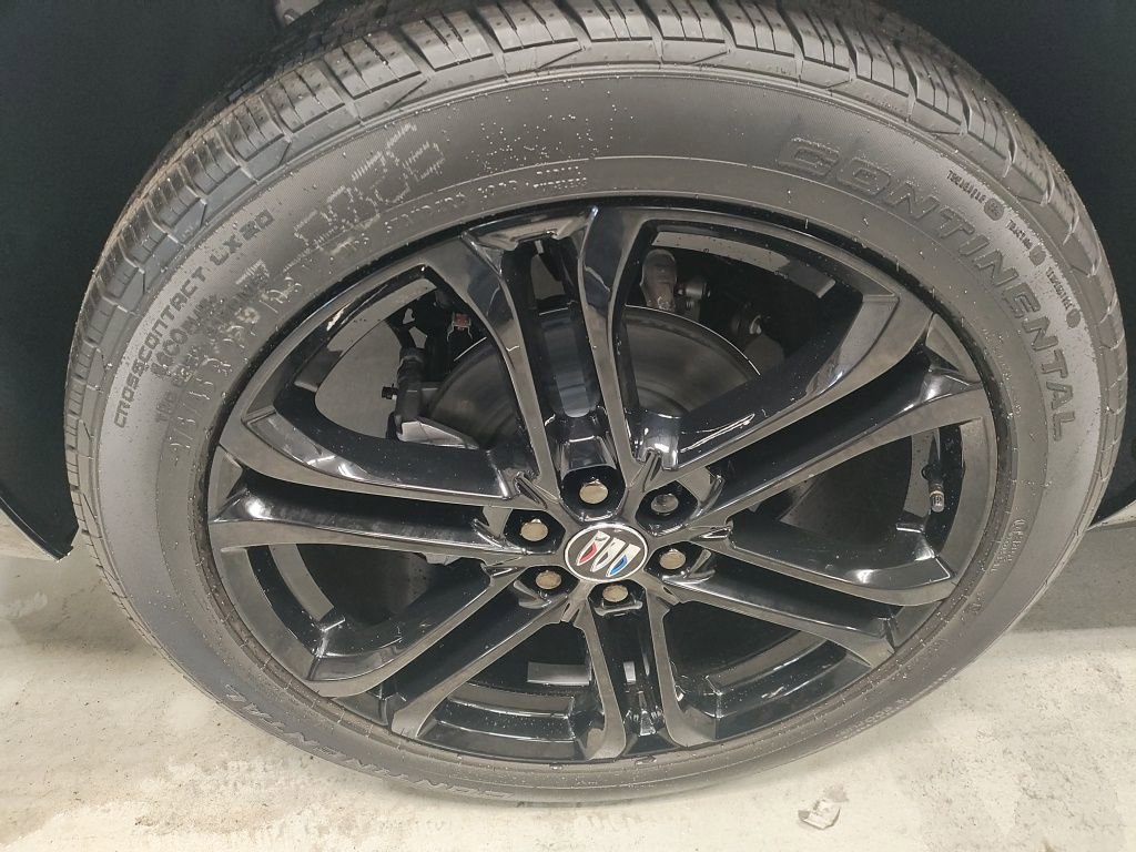 New 2026 Buick Enclave Sport Touring w/ Power Package image 3