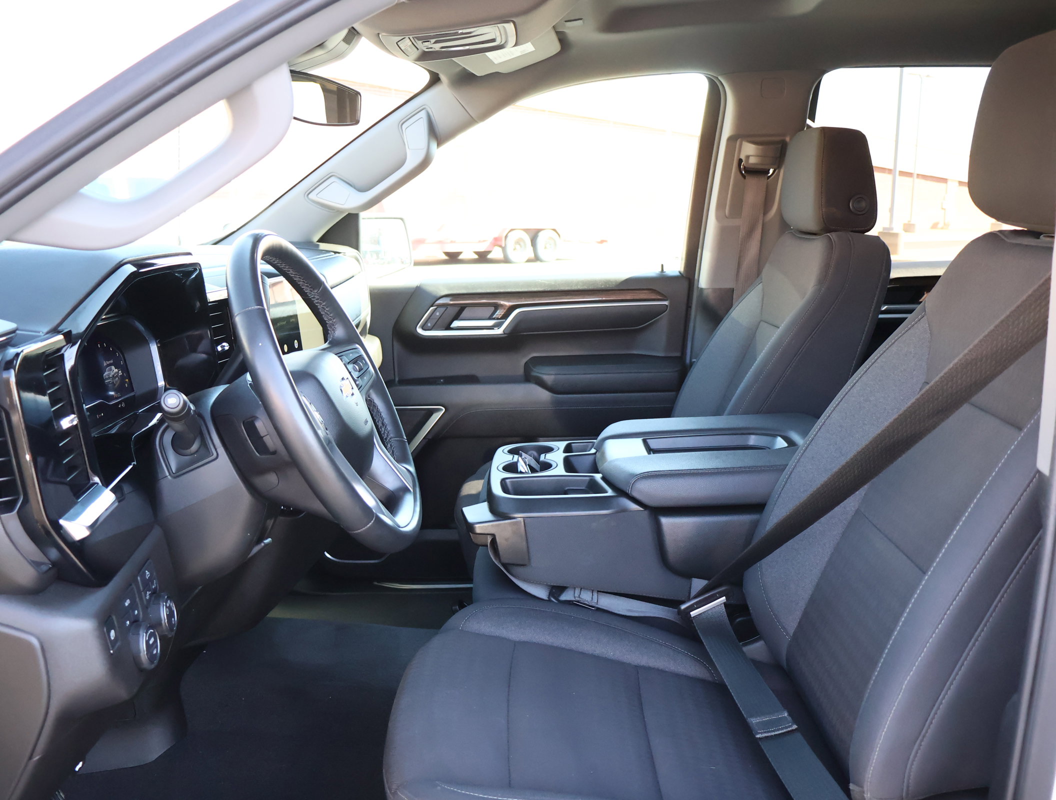 Used 2025 Chevrolet Silverado 1500 LT image 10