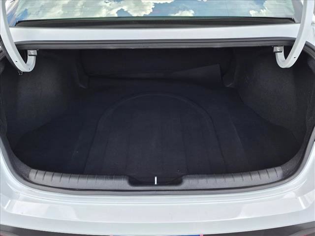 Certified 2025 Hyundai Elantra Hybrid FWD image 6