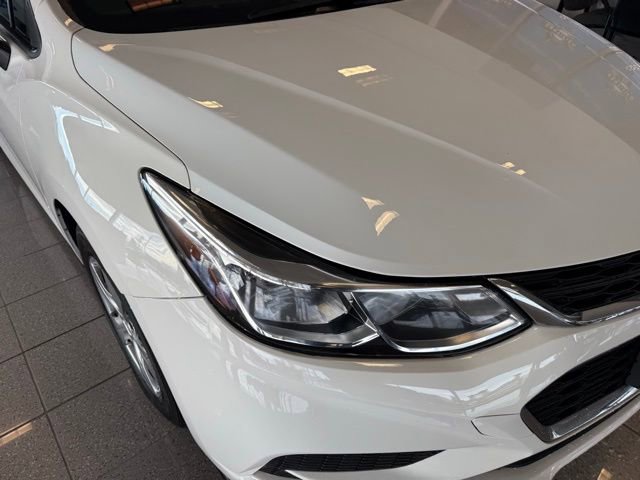 Used 2017 Chevrolet Cruze LS FWD image 9