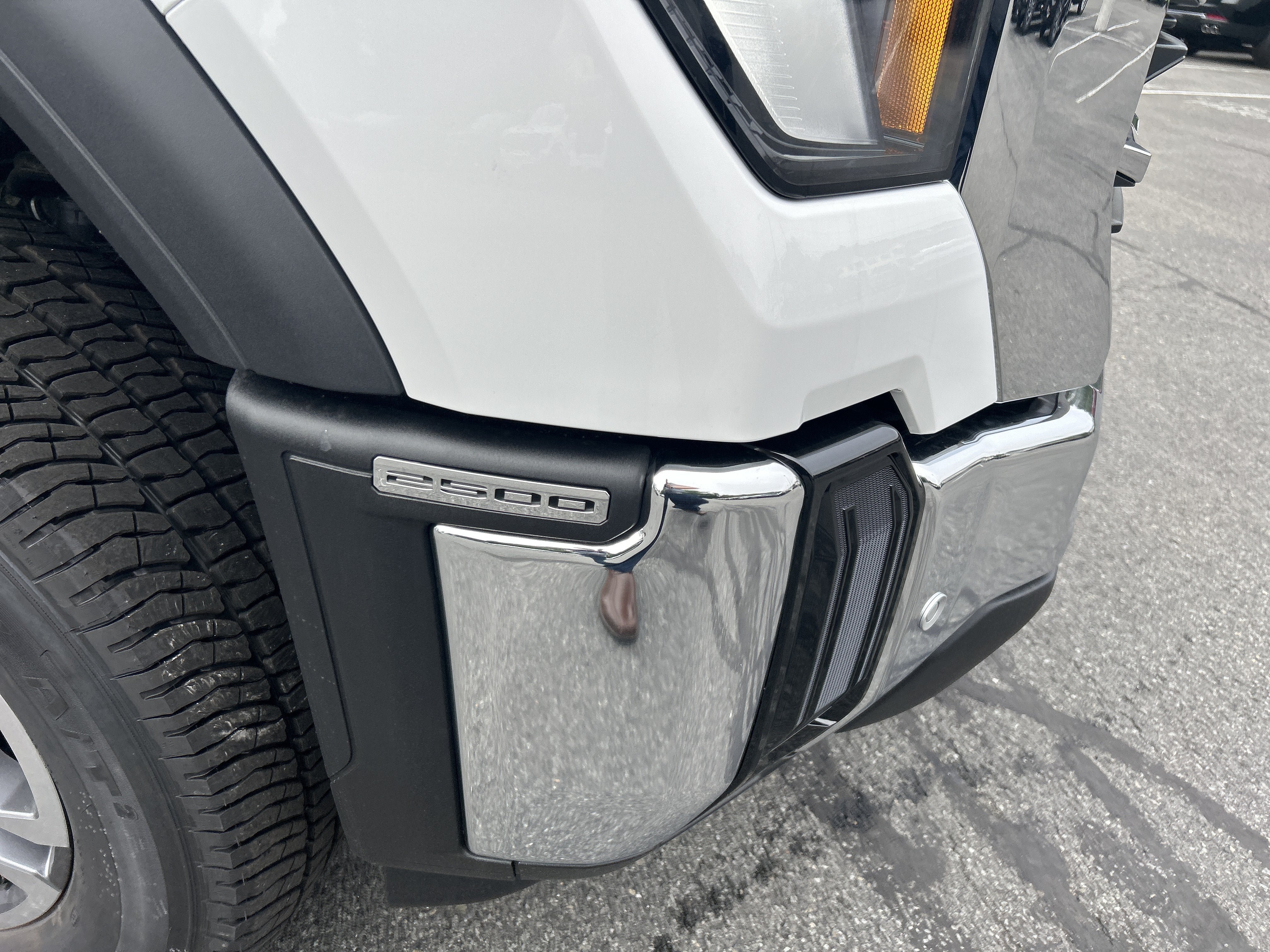 New 2026 GMC Sierra 2500 SLE w/ SLE Value Package; AWD/4WD image 16