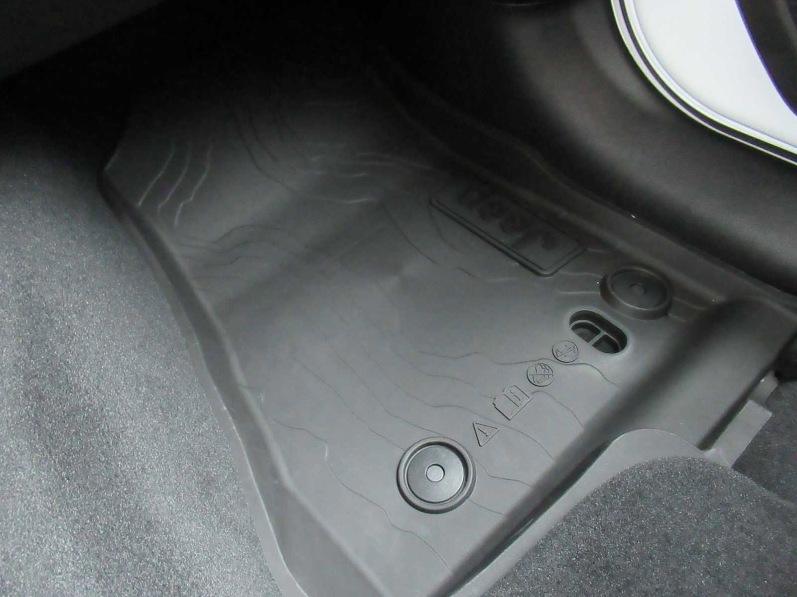 New 2025 Jeep Wrangler Unlimited Sahara w/ Safety Group image 33