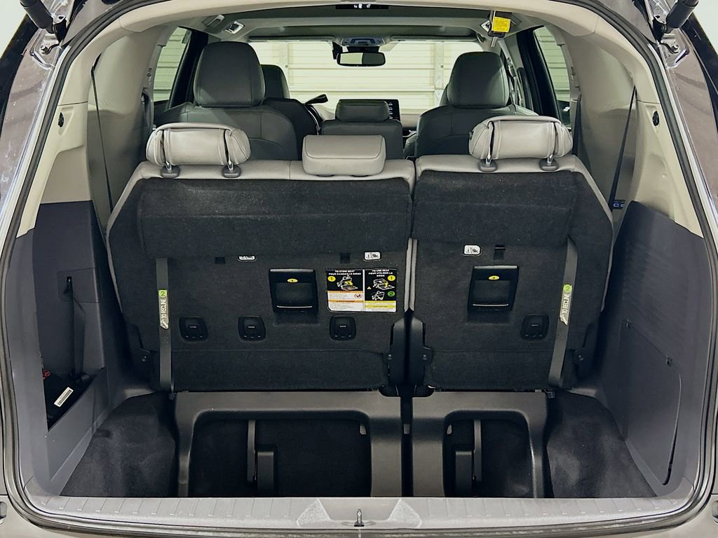 Used 2023 Toyota Sienna XLE w/ XLE Plus Package FWD image 25