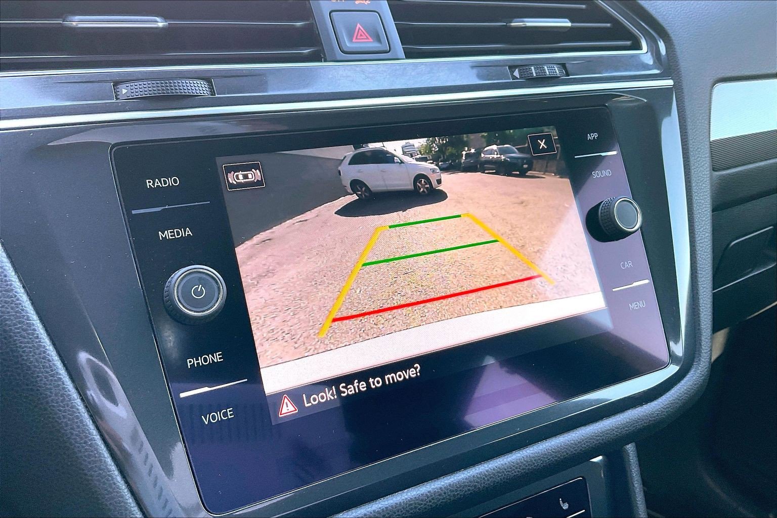Certified 2022 Volkswagen Tiguan SE R-Line FWD image 21