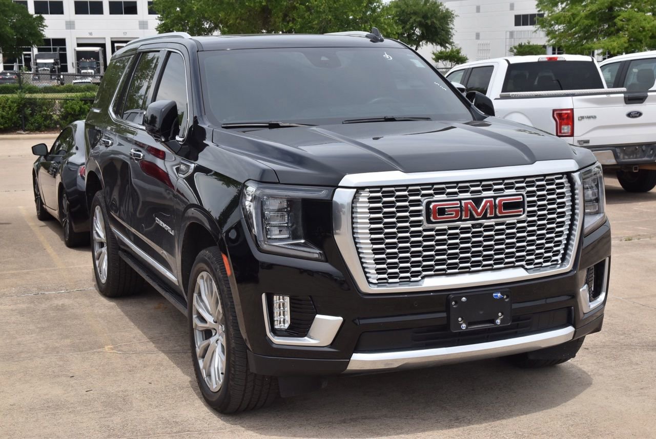 Used 2023 GMC Yukon Denali w/ Advanced Technology Package AWD/4WD image 4