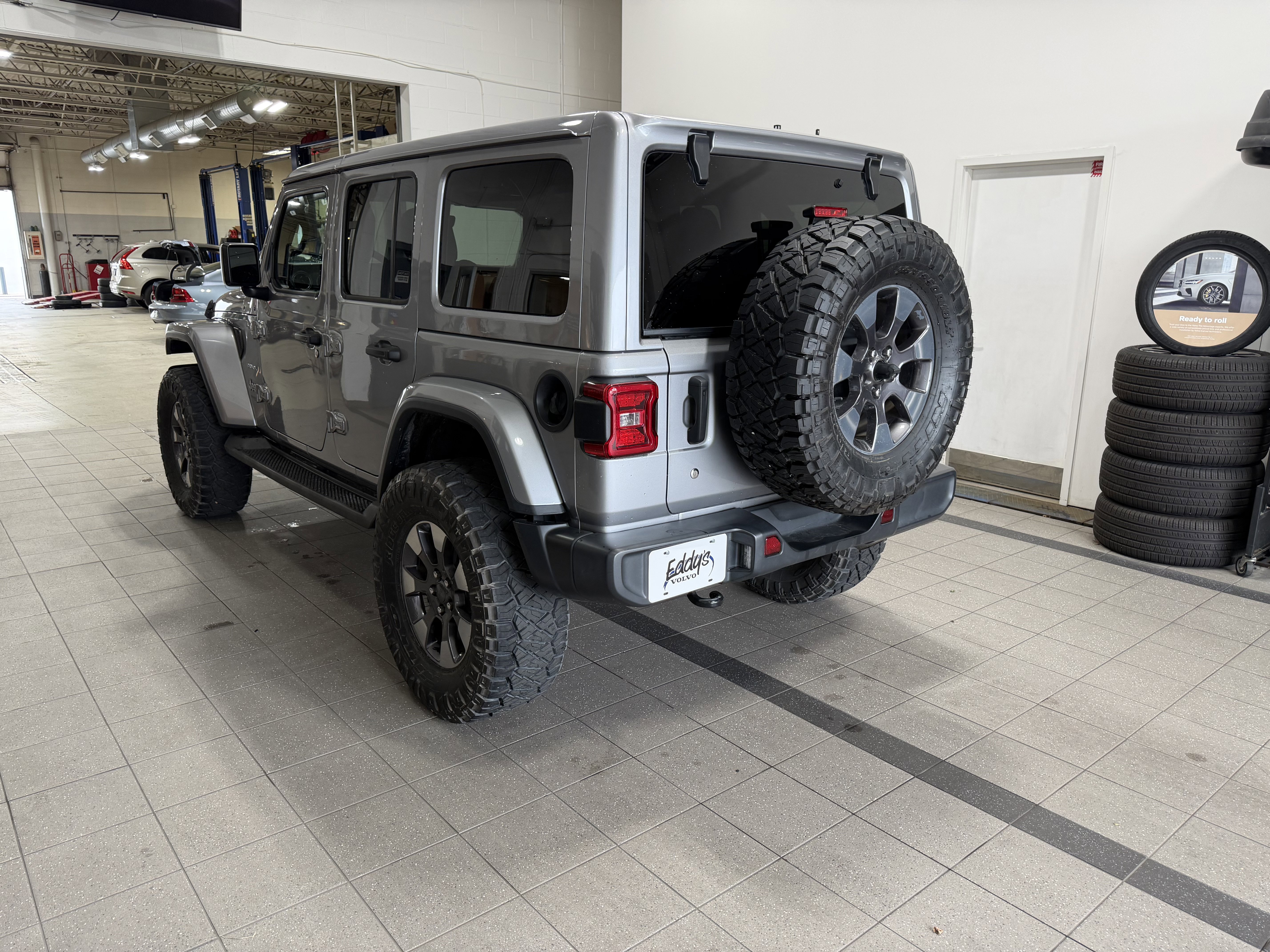 Used 2018 Jeep Wrangler Unlimited Sahara image 6