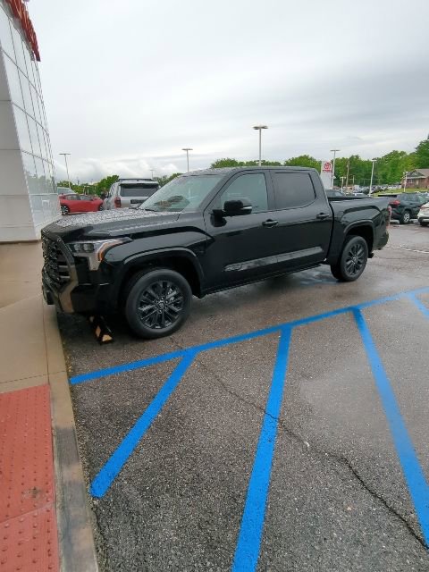Used 2023 Toyota Tundra Platinum AWD/4WD image 2
