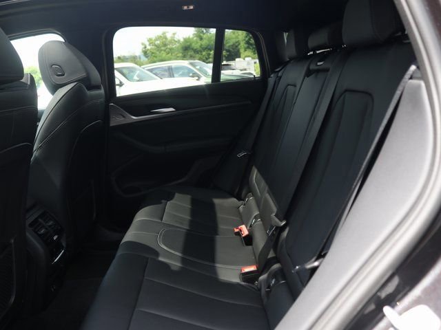 Used 2025 BMW X4 xDrive30i image 25