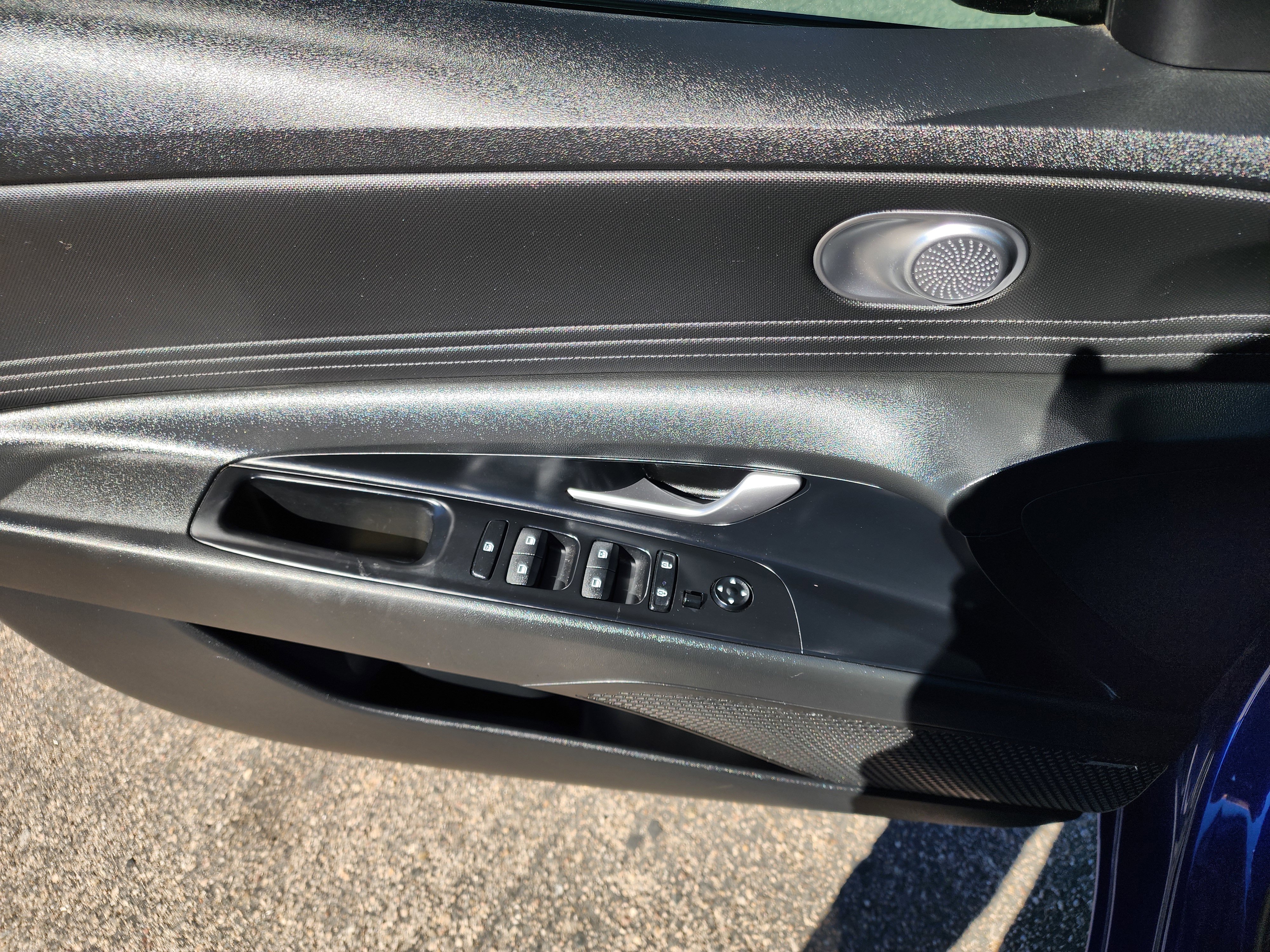 Used 2021 Hyundai Elantra Limited image 17