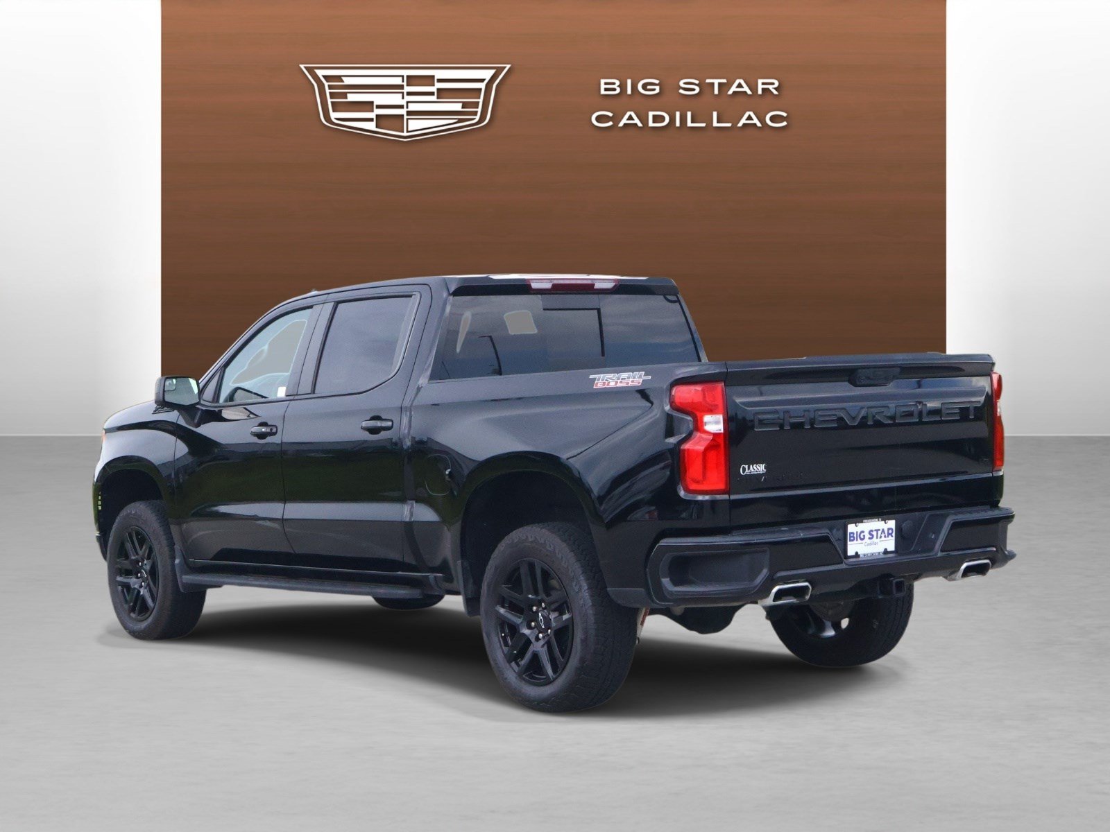 Used 2025 Chevrolet Silverado 1500 LT Trail Boss w/ Convenience Package II AWD/4WD image 3