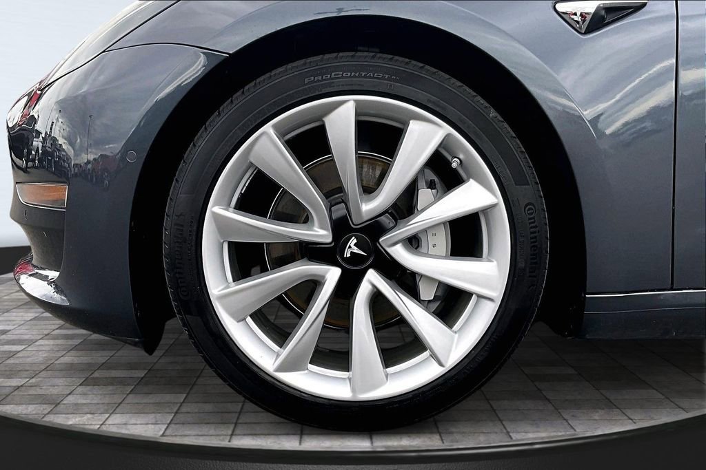 Used 2018 Tesla Model 3 Long Range image 9