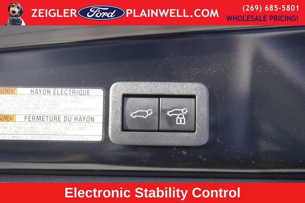 Used 2023 Toyota Corolla Cross XLE w/ Convenience Package image 6