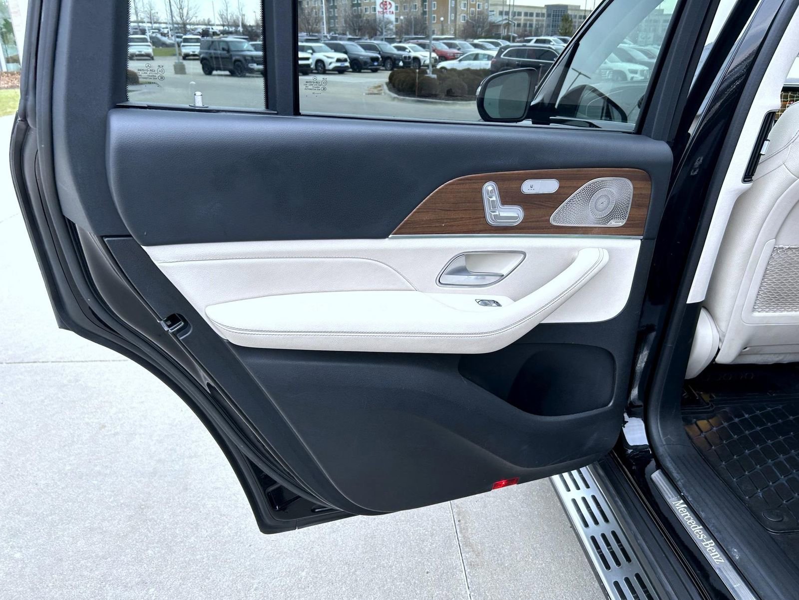 Used 2022 Mercedes-Benz GLS 580 4MATIC image 22